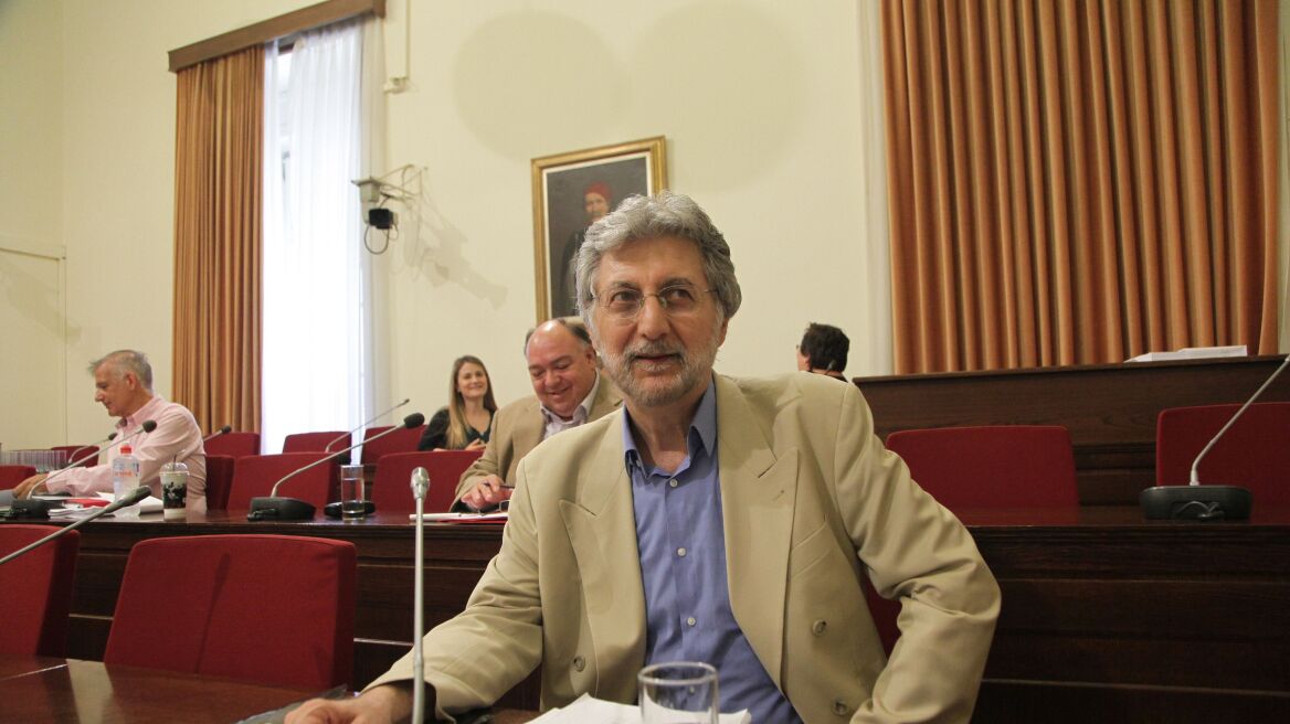 Ο πρώην αντιπρόεδρος της ΕΛΣΤΑΤ κατήγγειλε «αλχημείες» για τη διόγκωση του ελλείμματος του 2009